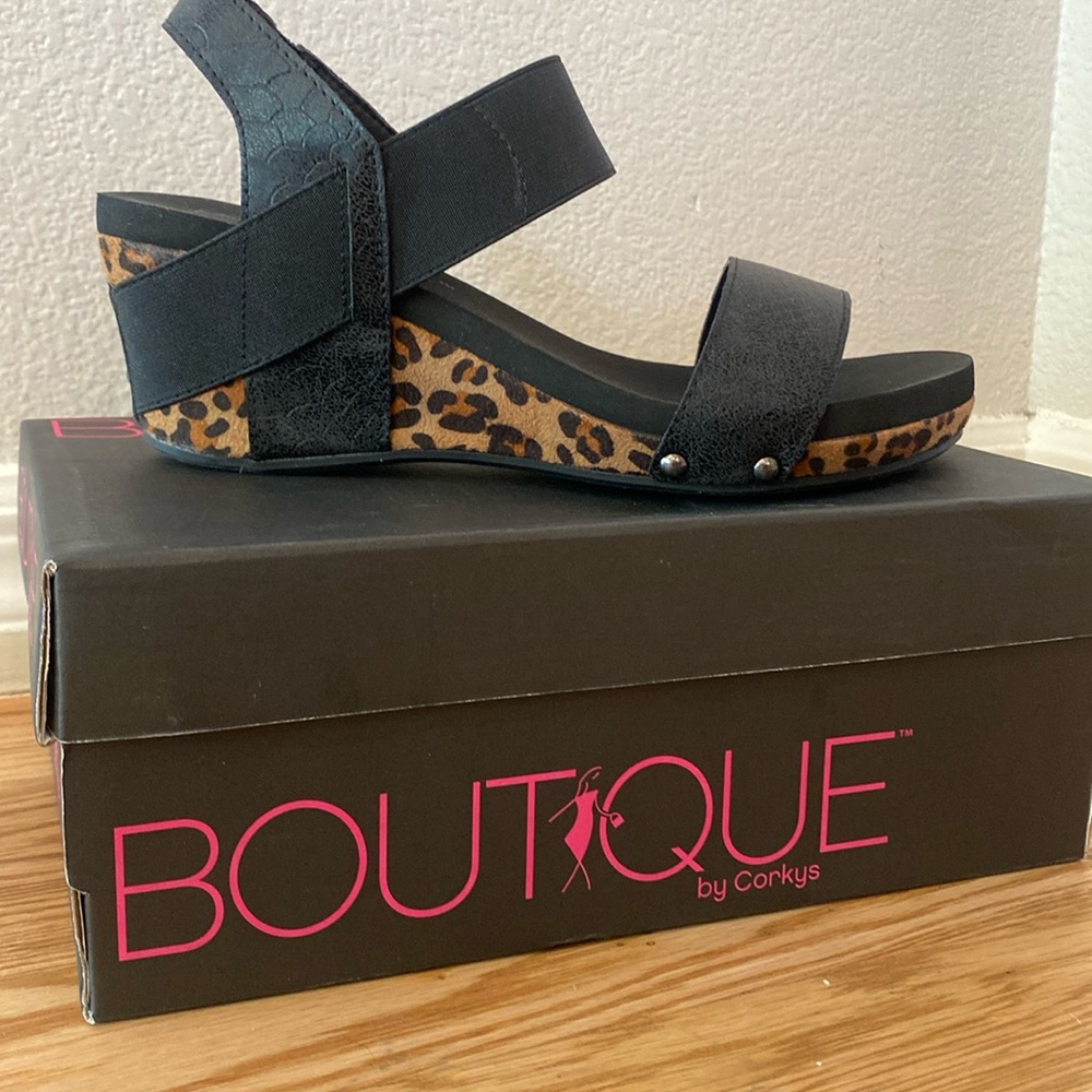 Boutique By Corkys wedge Bandid Black/Leopard size 10